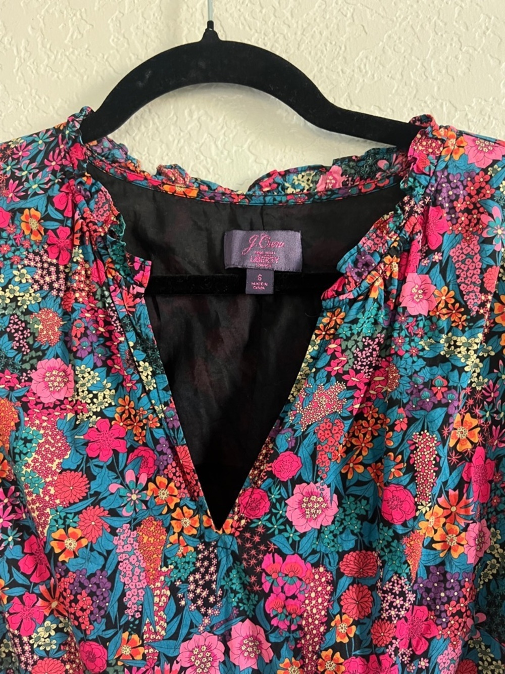Ruffleneck Tiered Popover Liberty® Ciara Dress. Size S - Picture 6 of 12